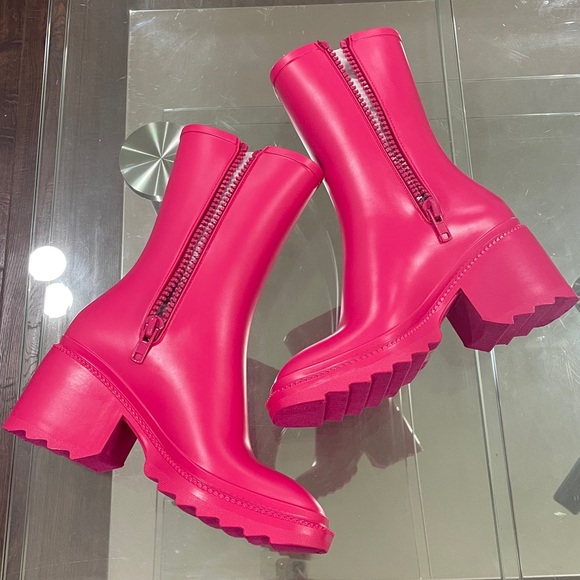 NWT fucsia pink rain boots ankle INC brand new 3” heel lug sole side zipper 7 - Picture 3 of 12